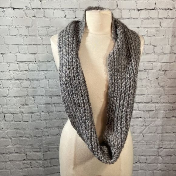 NEW Cintelli e Galluzo Made in Italy mohair blend gray circle infinity scarf - Picture 1 of 11